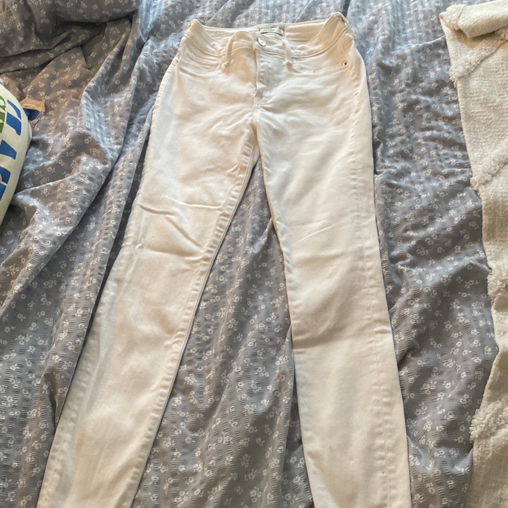 Abercrombie white skinny jeans